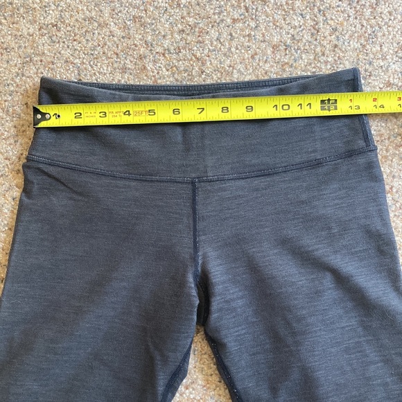 Lululemon yoga pants size 6 - Picture 9 of 10